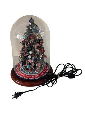 Vintage The Danbury Mint God Bless America Lighted Christmas Tree In Glass Dome